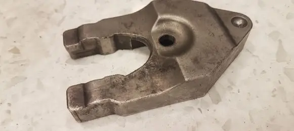 Nissan X-Trail T30 Fuel Injector clamp holder