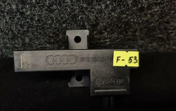 Audi A5 8T 8F Keyless (KESSY) go control unit/module 8K0907247