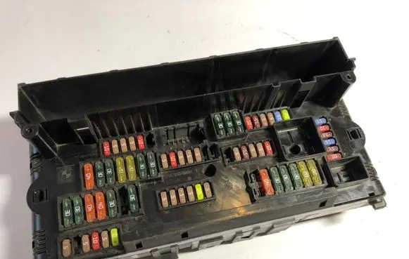 BMW 5 F10 F11 Fuse module 9234421 1703344