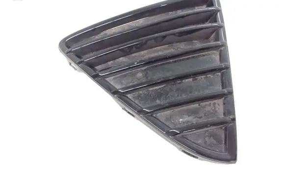Ford Focus Front bumper lower grill BM5117K947