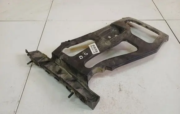 Citroen C4 Grand Picasso Rear bumper mounting bracket 9654490780