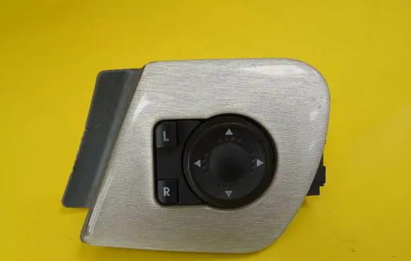 Skoda Octavia Mk1 (1U) Wing mirror switch 1U1959565C 1U1867185