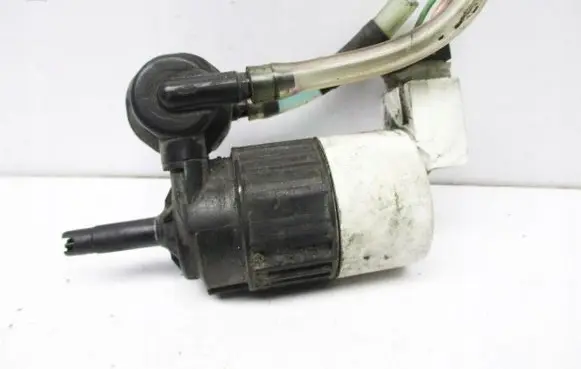 Nissan Serena Windscreen/windshield washer pump