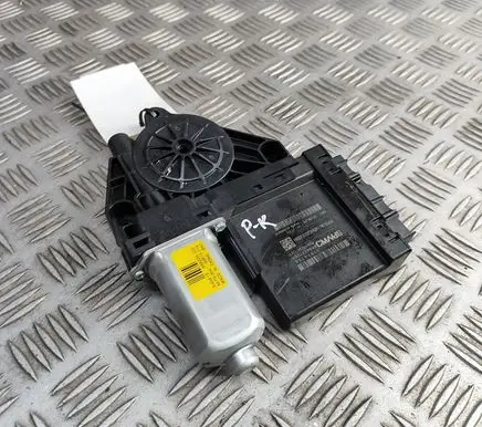 Volvo XC40 Front door window regulator motor 31674758