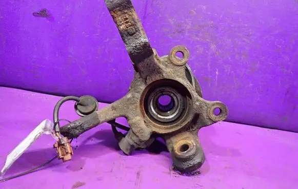 Nissan Almera Tino Front wheel hub spindle knuckle