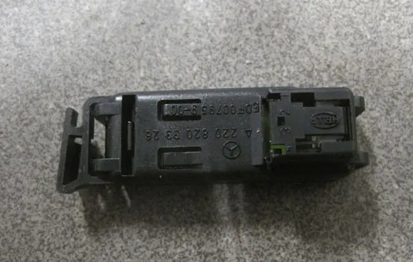 Mercedes-Benz S W220 Sensor A2208203326