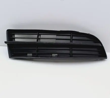 Volkswagen Touran I Front bumper lower grill 1T0853666
