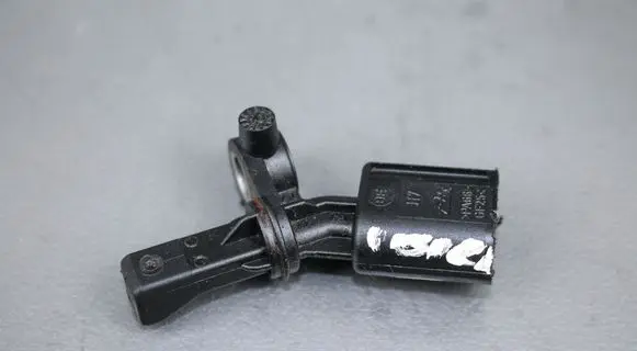 Volkswagen PASSAT CC ABS brake wheel speed sensor 6Q0927808B 10071160523