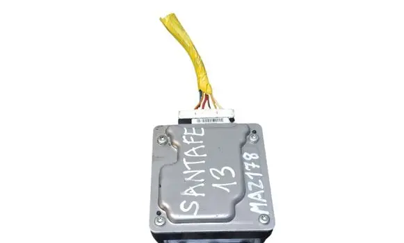 Hyundai Santa Fe Transfer box differential control unit 954473B400