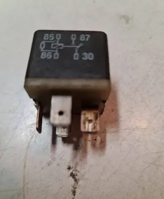 Volkswagen PASSAT B3 Other relay 431951253H