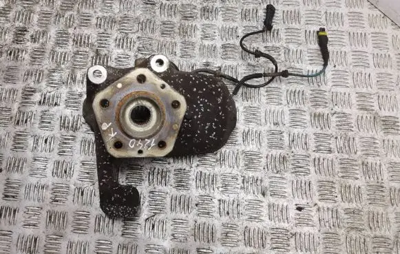 Maserati Quattroporte Front wheel hub