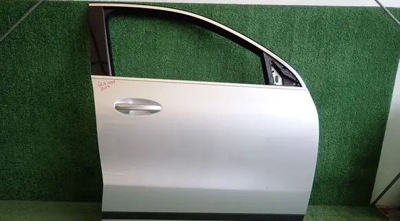 Mercedes-Benz GLA H247 Front door 