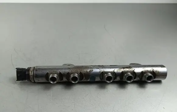 Jeep Grand Cherokee Fuel main line pipe 0445216050
