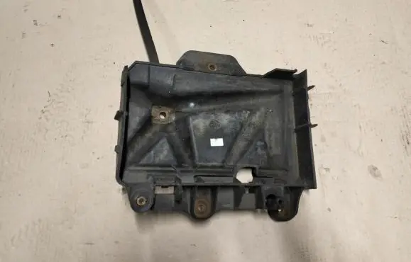 Skoda Rapid (120G, 130G, 135G) Battery bracket 6R0915331C