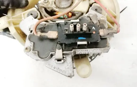 Mercedes-Benz E W210 Heater blower motor/fan resistor 2108206210 9140010261