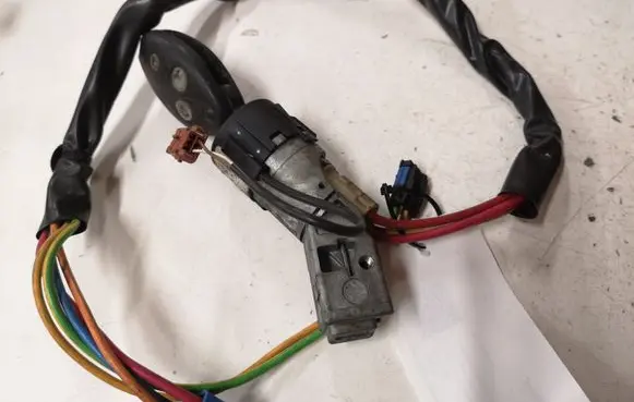 Citroen C5 Ignition lock 9632897680