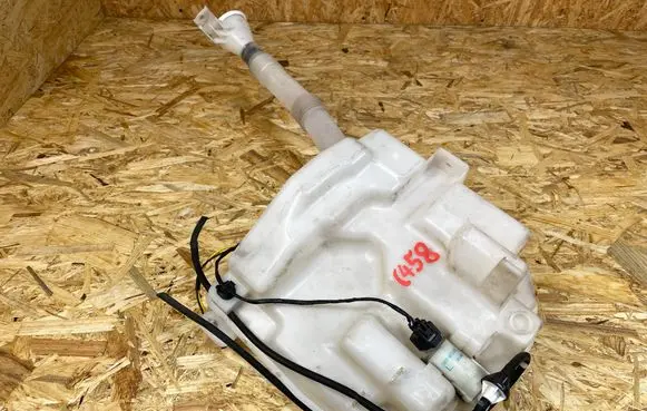 Mitsubishi ASX Windshield washer fluid reservoir/tank 
