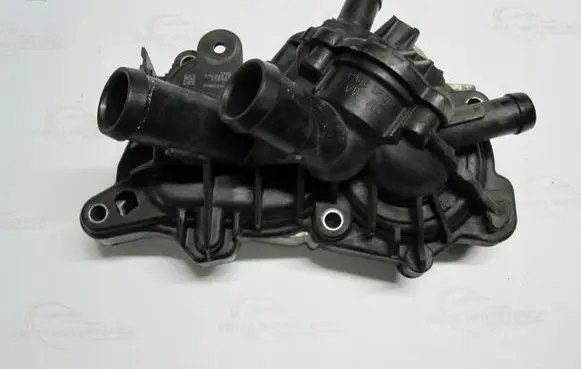 Volkswagen Golf VII Water pump 04E121042A