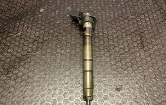 Volkswagen Phaeton Fuel injector 059130277A 050827 0445115