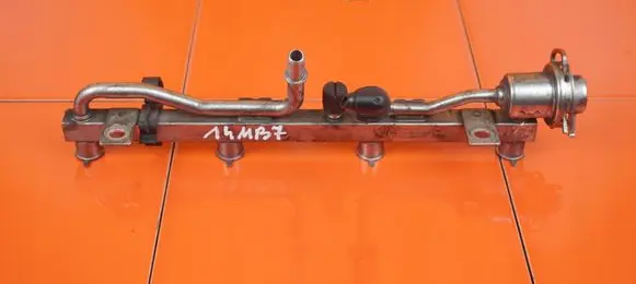 Opel Astra J Fuel line pipe 55355609 A16LET