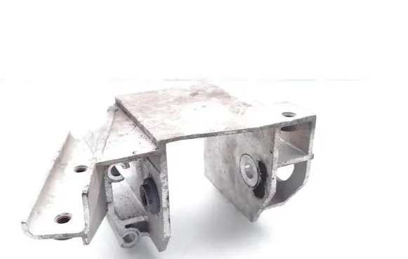 BMW i8 Engine mount bracket 