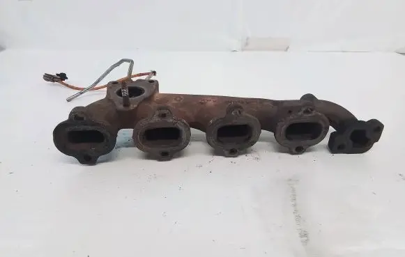 Opel Vivaro Exhaust manifold 140041077R