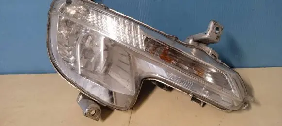 Peugeot 508 Front fog light 46900748