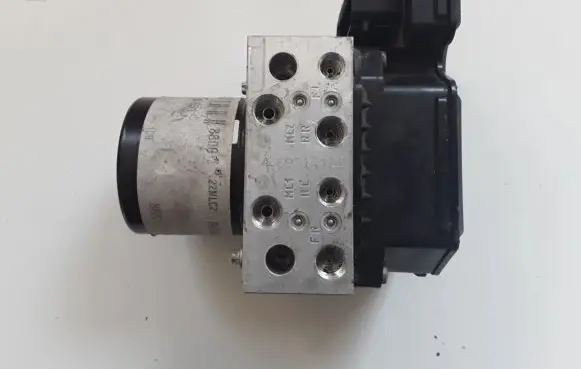 Opel Insignia A ABS Pump 16817011