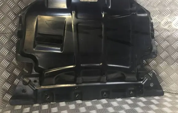 Mercedes-Benz E W213 Engine splash shield/under tray 