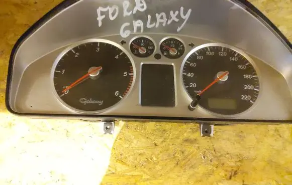 Ford Galaxy Speedometer (instrument cluster) 7M3920800E
