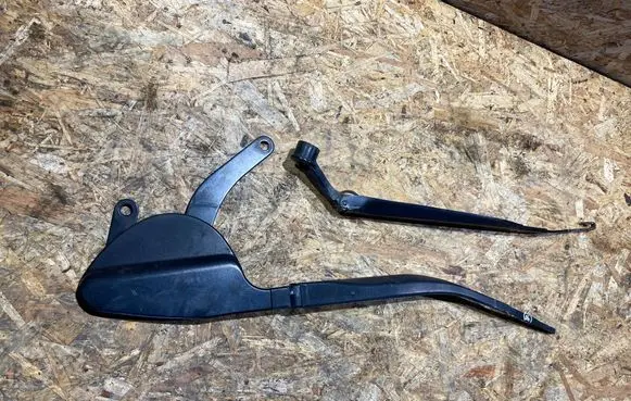 Lexus RX 330 - 350 - 400H Front wiper blade arm 6776