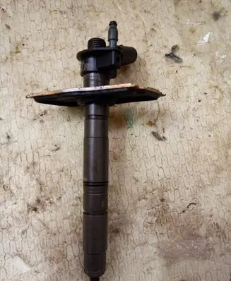 Seat Exeo (3R) Fuel injector 03L130277