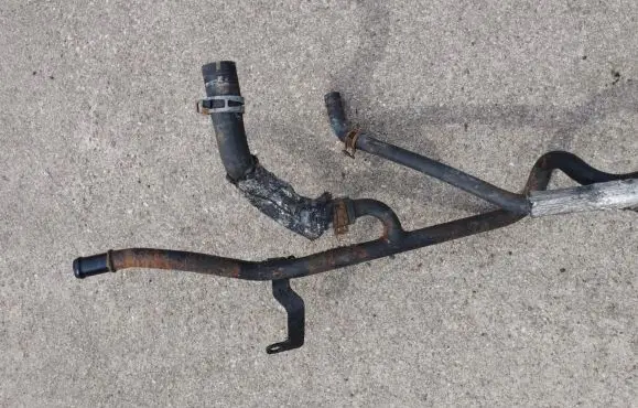 Jeep Grand Cherokee (WK) Engine coolant pipe/hose