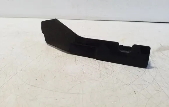 Audi Q3 8U Other engine bay part 8U0823629