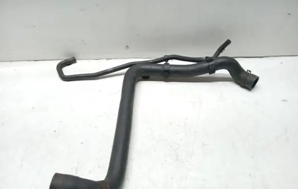 Volkswagen Golf V Engine coolant pipe/hose