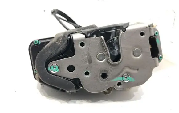 Chevrolet Orlando Front door lock 13578276