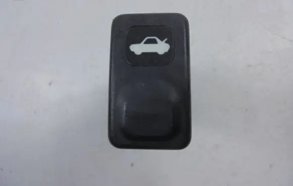 KIA Sportage Tailgate/boot open switch button 