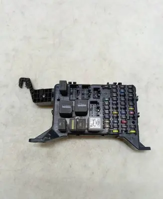 Ford Mondeo Mk III Fuse module 1S7T14A073AF 2l1920447 1S7T14A073