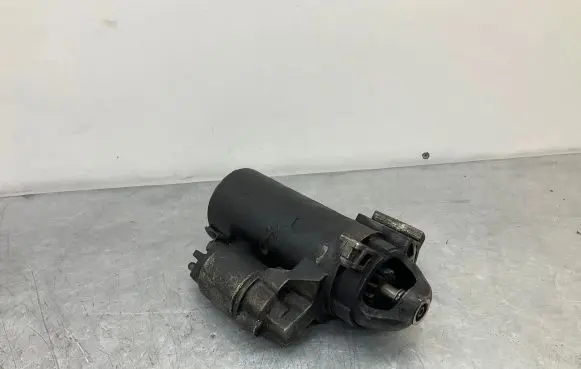BMW 1 E81 E87 Starter motor 7812034