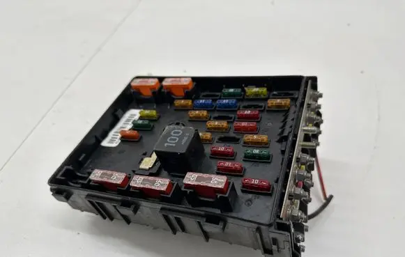 Skoda Octavia Mk2 (1Z) Fuse module 3C0937125