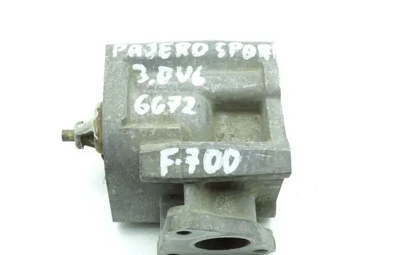 Mitsubishi Pajero Sport I Thermostat housing 