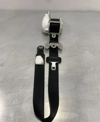 Toyota Prius (XW30) Front seatbelt 5J082531