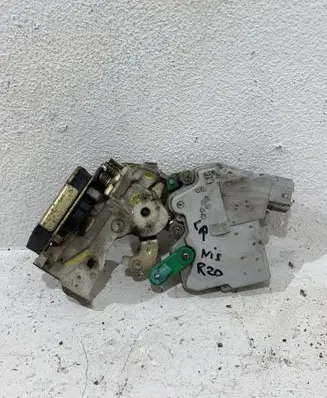 Nissan Terrano Rear door lock
