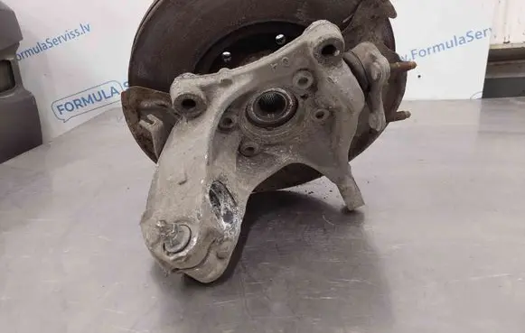 Volkswagen PASSAT B6 Front wheel hub