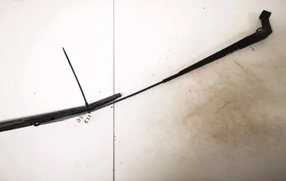 Toyota Yaris Front wiper blade arm