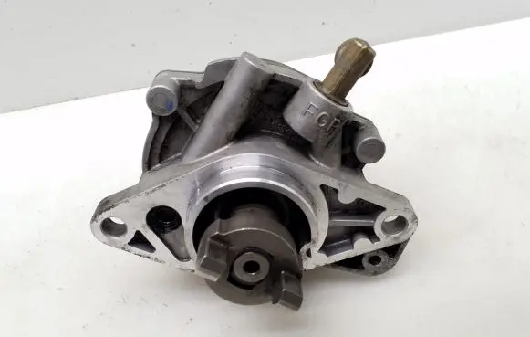 Opel Astra H Vacuum pump 73501167