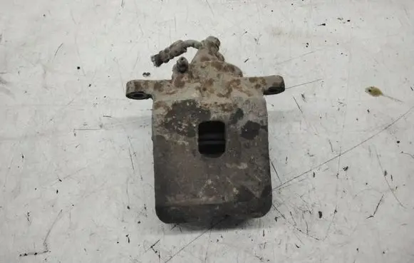 Toyota RAV 4 (XA20) Front brake caliper