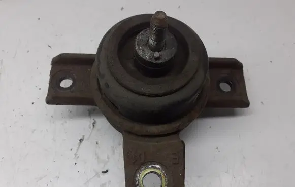 Hyundai ix 55 Engine mount bracket 218122B500