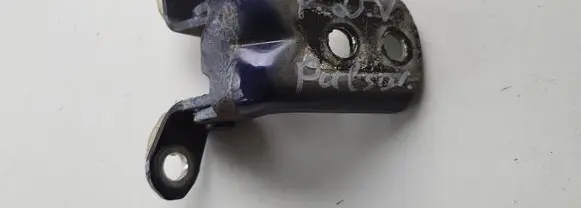 Nissan Pulsar Front door upper hinge