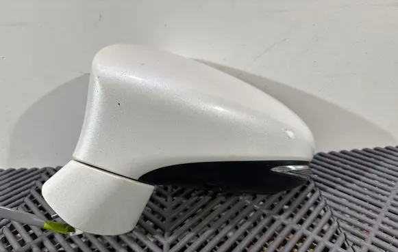 Lexus CT 200H Front door electric wing mirror E13027486